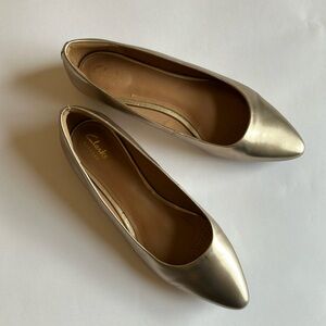 Clarks Artisan Gold Patent Leather Almond Toe Flats 8.5